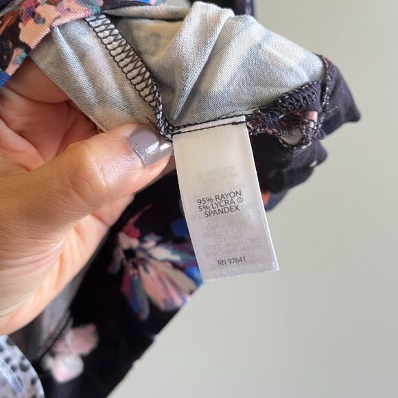 J. JILL Wearever Collection WOMENS Size S 3/4 Sleeve Floral Print Top Blouse - Picture 3 of 5